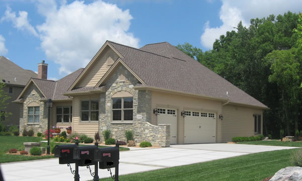 Choosing  a Roofing Contractor in Waukesha and Milwaukee.