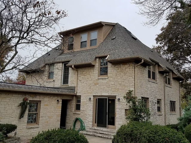 Architectural Shingle Installations in Hartland Wisconsin.